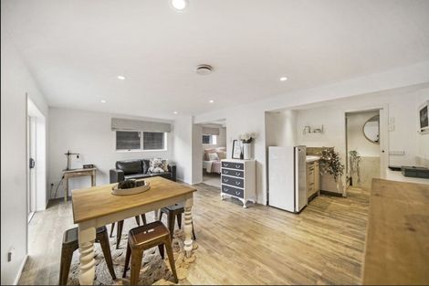 Photo of property in 1/50 La Trobe Street, Pakuranga Heights, Auckland, 2010