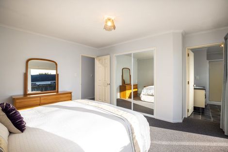 Photo of property in 3a Kinross Drive, Merrilands, New Plymouth, 4312