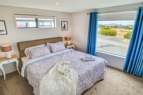 Photo of property in 9 Tangy Loch Lane, Broomfield, Christchurch, 8042