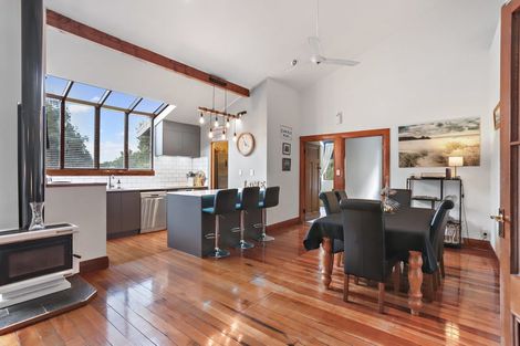 Photo of property in 47 Rimu Road, Oratia, Auckland, 0604