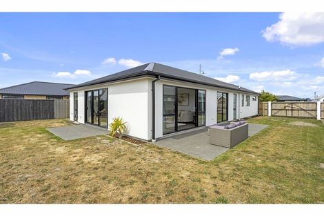 Photo of property in 77 Tiritiri Moana Drive, Pegasus, 7612