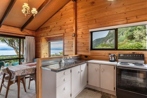 Photo of property in 19 Turangitukua Terrace, Kuratau, Turangi, 3381