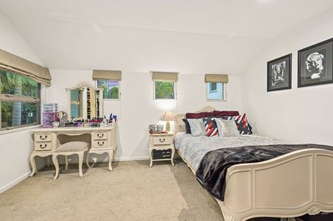 Photo of property in 5 Oakford Park Crescent, Greenhithe, Auckland, 0632