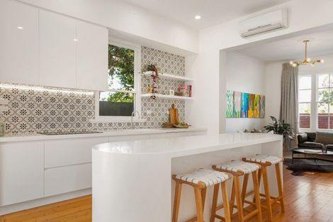 Photo of property in 54 Fendalton Road, Fendalton, Christchurch, 8014