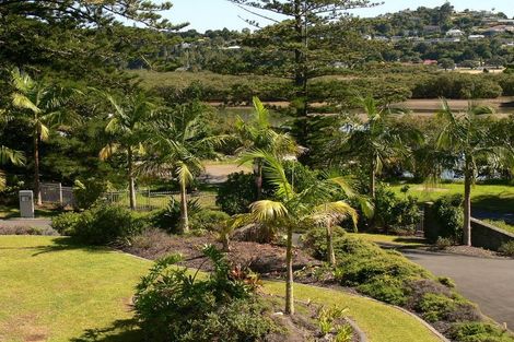 Photo of property in Bridgewater Apartments, 305/7 Te Rangi Cross Road, Paihia, 0200