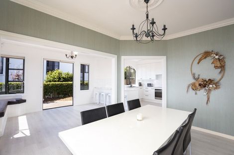 Photo of property in 87 Eliot Street, New Plymouth, 4310