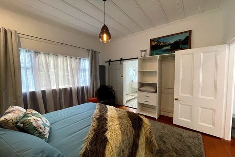 Photo of property in 2 Blacks Road, Greenhithe, Auckland, 0632