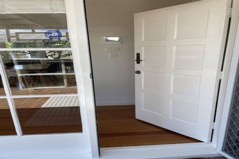 Photo of property in 2/10 Riverlea Avenue, Pakuranga, Auckland, 2010