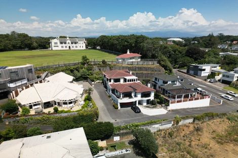 Photo of property in 85c Eliot Street, New Plymouth, 4310