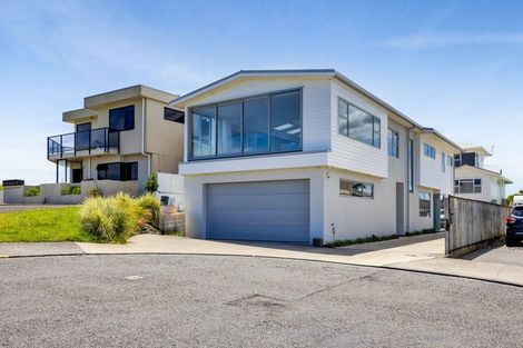 Photo of property in 3 Sackville Street, Fitzroy, New Plymouth, 4312