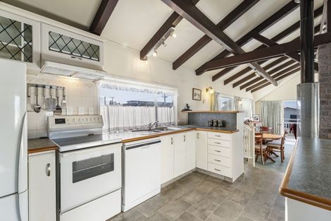 Photo of property in 70 Karewa Parade, Papamoa Beach, Papamoa, 3118