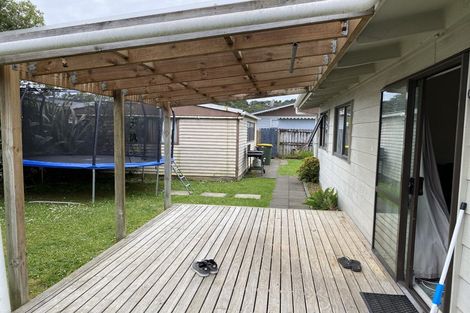 Photo of property in 17 Huruhuru Road, Massey, Auckland, 0614
