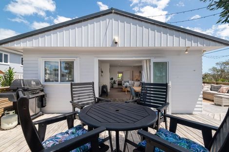 Photo of property in 34 Tiri Tiri Road, Birkdale, Auckland, 0626