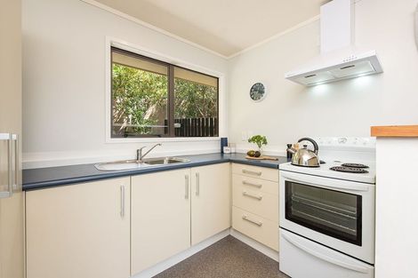Photo of property in 65 Allington Road, Karori, Wellington, 6012
