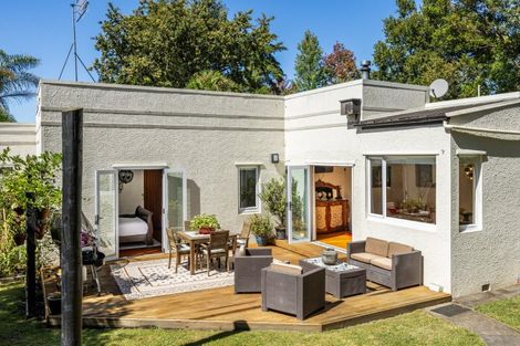 Photo of property in 6 Ormond Road, Hospital Hill, Napier, 4110