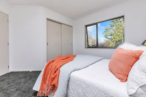 Photo of property in 40a Roberts Road, Glenfield, Auckland, 0629