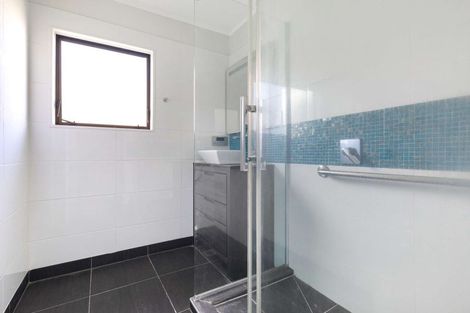 Photo of property in 2/17 Mcdougall Street, Manurewa East, Auckland, 2102