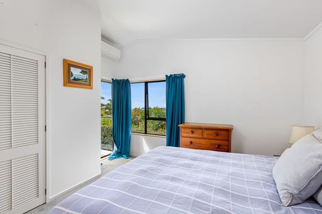 Photo of property in 1/16 Arran Road, Browns Bay, Auckland, 0630