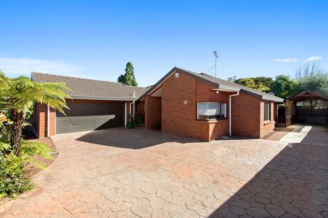 Photo of property in 2/27 Queen Street, Papakura, 2110