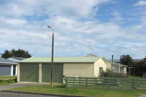 Photo of property in 43 Kahukura Avenue, Waitarere Beach, Levin, 5510