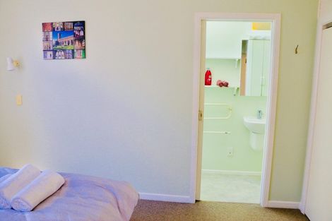 Photo of property in 122 The Parade, Island Bay, Wellington, 6023