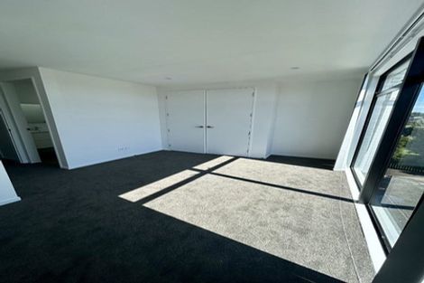 Photo of property in 15 Tiraumea Drive, Pakuranga, Auckland, 2010