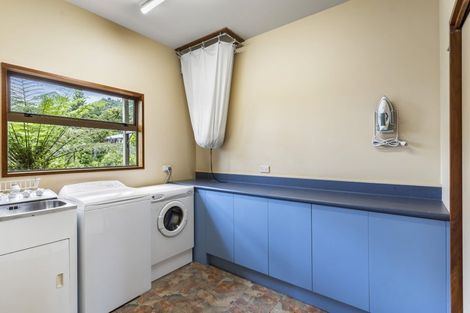 Photo of property in 318 Forest Road, Waiatarua, Auckland, 0612