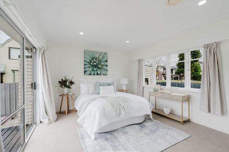 Photo of property in 35 Lake Crescent, Hamilton Lake, Hamilton, 3204