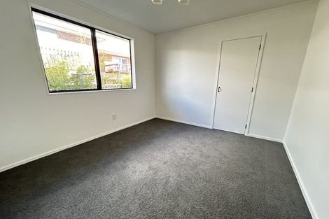 Photo of property in 2 Chablis Place, Henderson, Auckland, 0612