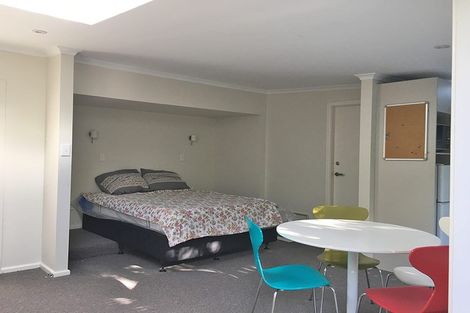 Photo of property in 37 Silverstream Road, Crofton Downs, Wellington, 6035