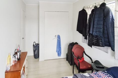 Photo of property in 9 Ngatoa Place, Glenfield, Auckland, 0629