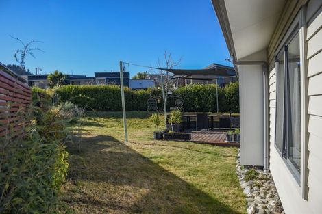 Photo of property in 7 Pukeko Place, Wanaka, 9305