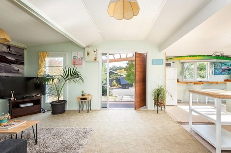 Photo of property in 10 Cross Street, Waikuku Beach, 7473