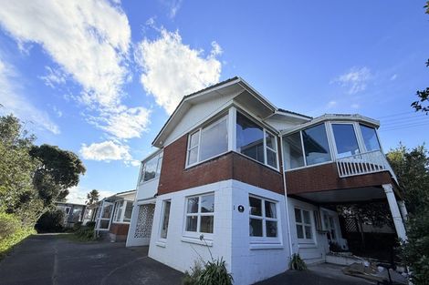 Photo of property in 1/166 East Coast Road, Forrest Hill, Auckland, 0620