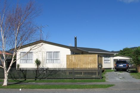 Photo of property in 8 Rakaia Grove, Wainuiomata, Lower Hutt, 5014