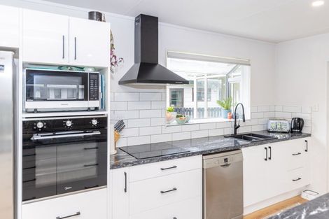 Photo of property in 21 Elmwood Crescent, Pukete, Hamilton, 3200