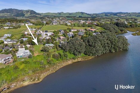 Photo of property in 22 Pohutukawa Drive, Athenree, Waihi Beach, 3177