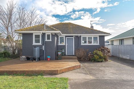 Photo of property in 19 Selwyn Crescent, College Estate, Whanganui, 4500