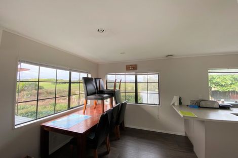 Photo of property in 8 Midvale Place, Burswood, Auckland, 2013