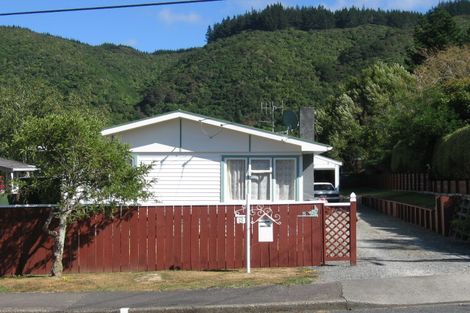 Photo of property in 8 Whangakoko Grove, Birchville, Upper Hutt, 5018