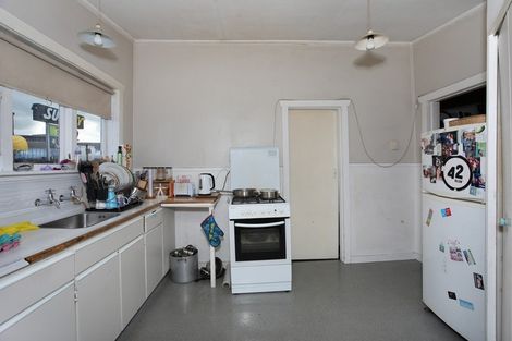 Photo of property in 107 Bridge Street, Bulls, 4818