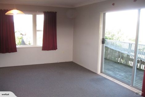 Photo of property in 10 Taka Grove, Normandale, Lower Hutt, 5010