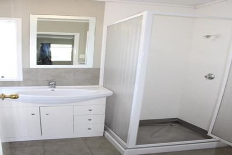 Photo of property in 52 Keegan Drive, Massey, Auckland, 0614