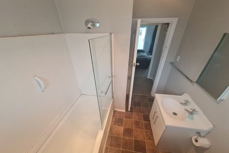 Photo of property in Totara Flats, 2/1007 Fergusson Drive, Clouston Park, Upper Hutt, 5018