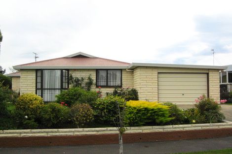 Photo of property in 1 Estuary Crescent, Fairfield, Dunedin, 9018