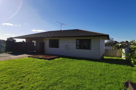 Photo of property in 2/215 Glengarry Road, Glen Eden, Auckland, 0602