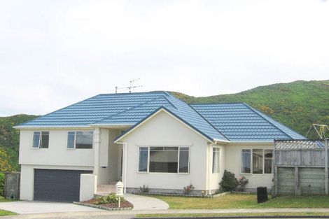 Photo of property in 124 Ashton Fitchett Drive, Brooklyn, Wellington, 6021