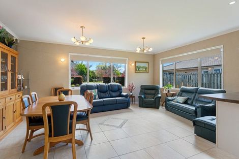 Photo of property in 17 Edgewater Street, Waikanae, 5036