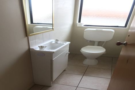 Photo of property in 1/1 Bass Street, West Harbour, Auckland, 0618