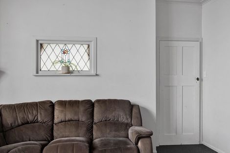 Photo of property in 30 Cloten Road, Stratford, 4332